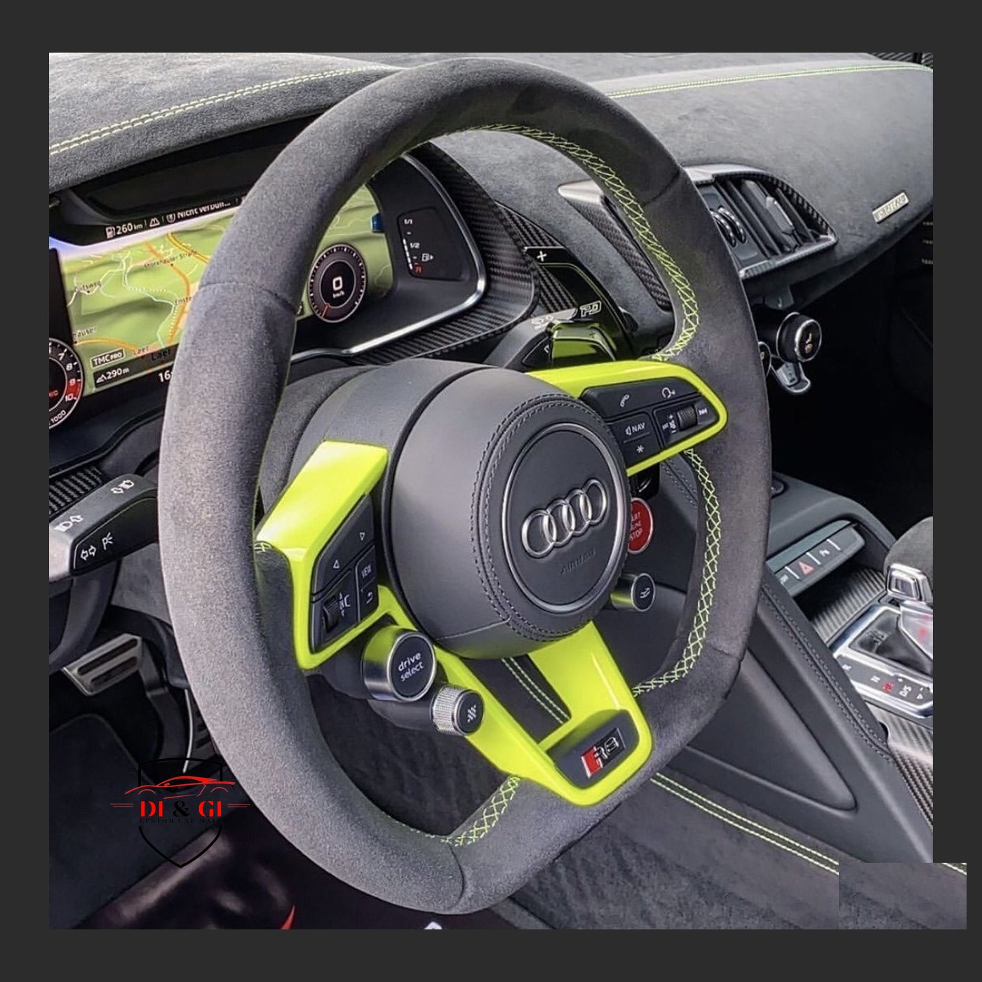 Volante Audi in alcantara con cuciture e palette giallo fluo